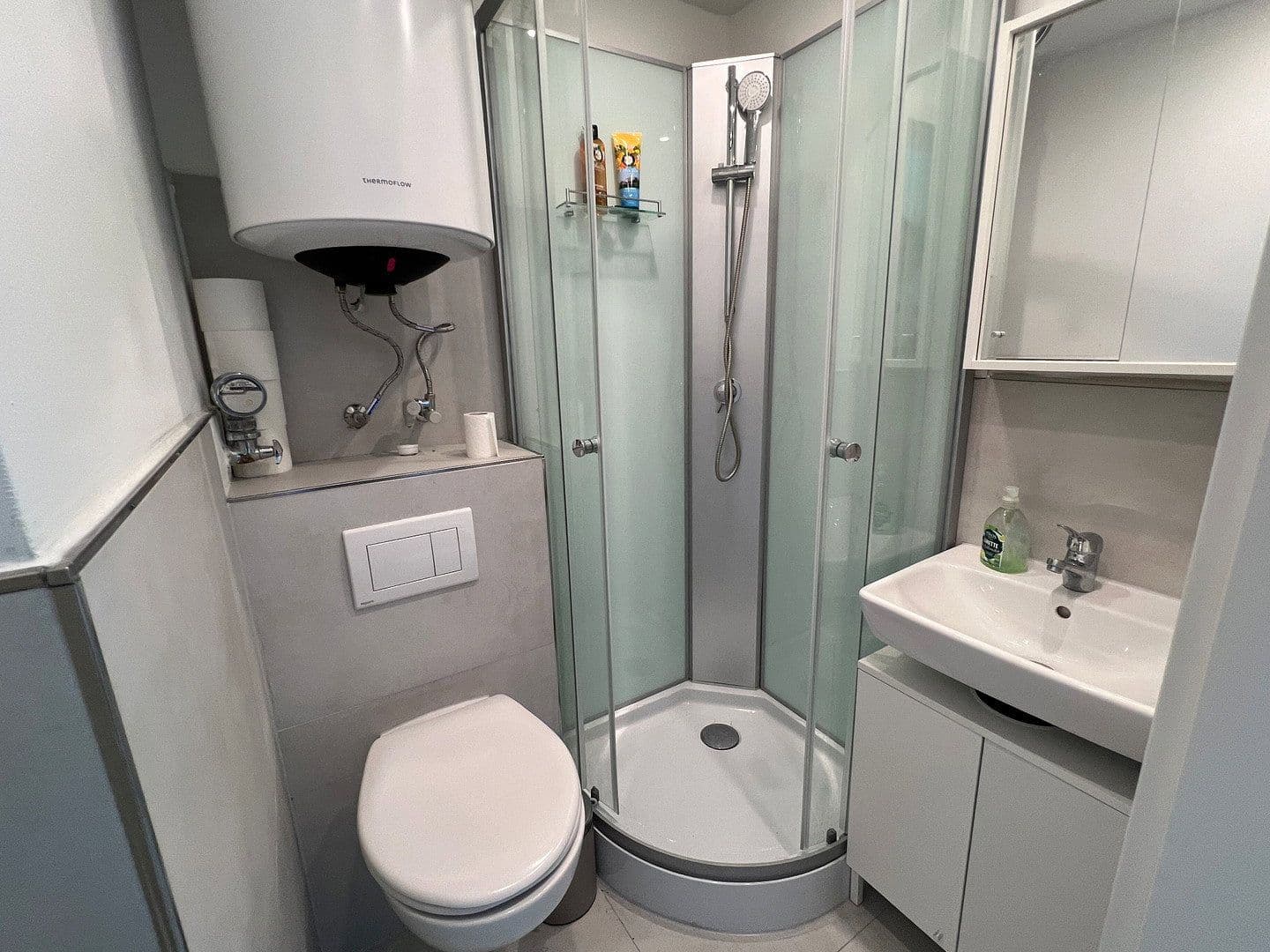Pronájem bytu 1+1 20 m², Kirchseeoner Straße 1, München, Bavorsko Pronájem bytu 1+1 20 m², Kirchseeoner Straße 1, München, Bavorsko