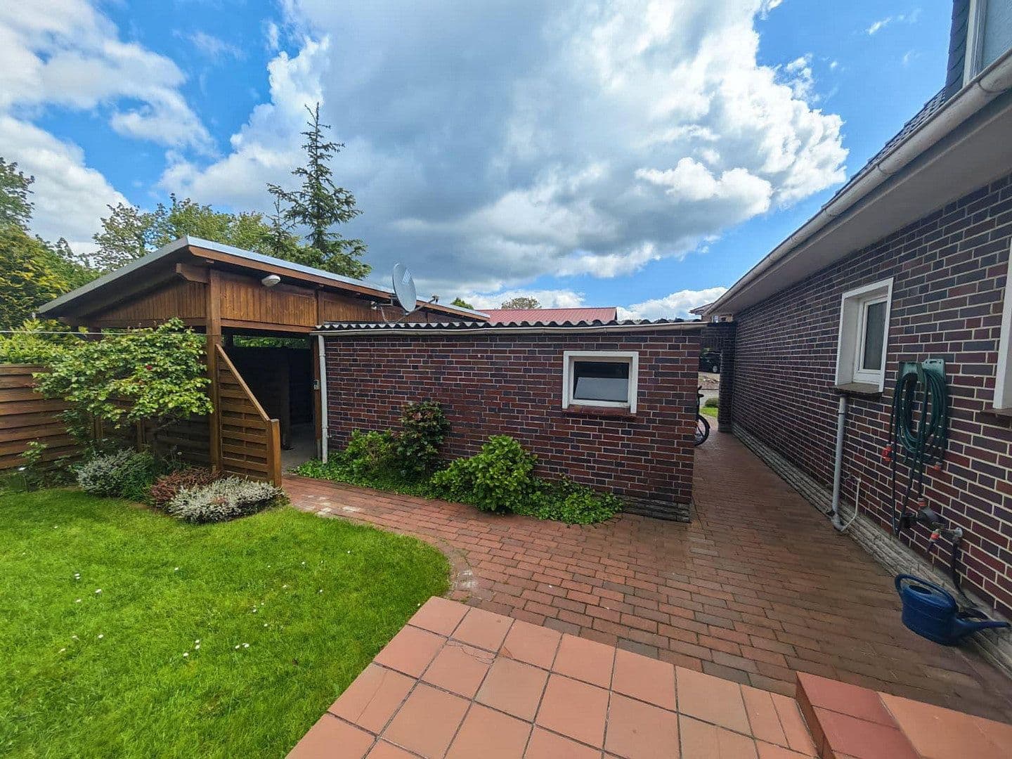 Prodej domu 212 m², pozemek 820 m², Luchtenburg 34, Twistringen, Dolní Sasko Prodej domu 212 m², pozemek 820 m², Luchtenburg 34, Twistringen, Dolní Sasko