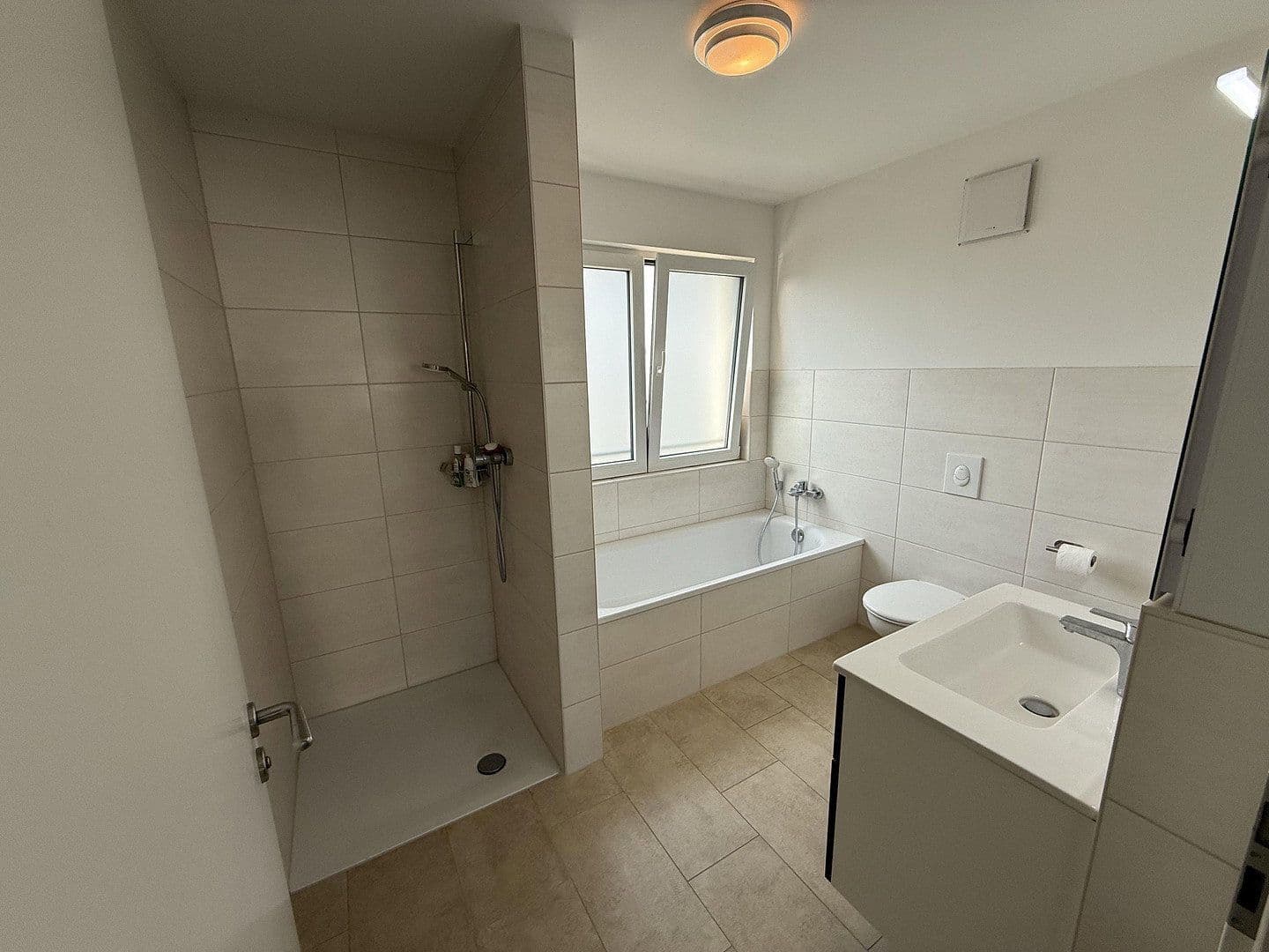 Prodej domu 141 m², pozemek 131 m², Kandisweg 9, Groß-Gerau, Hessen Prodej domu 141 m², pozemek 131 m², Kandisweg 9, Groß-Gerau, Hessen