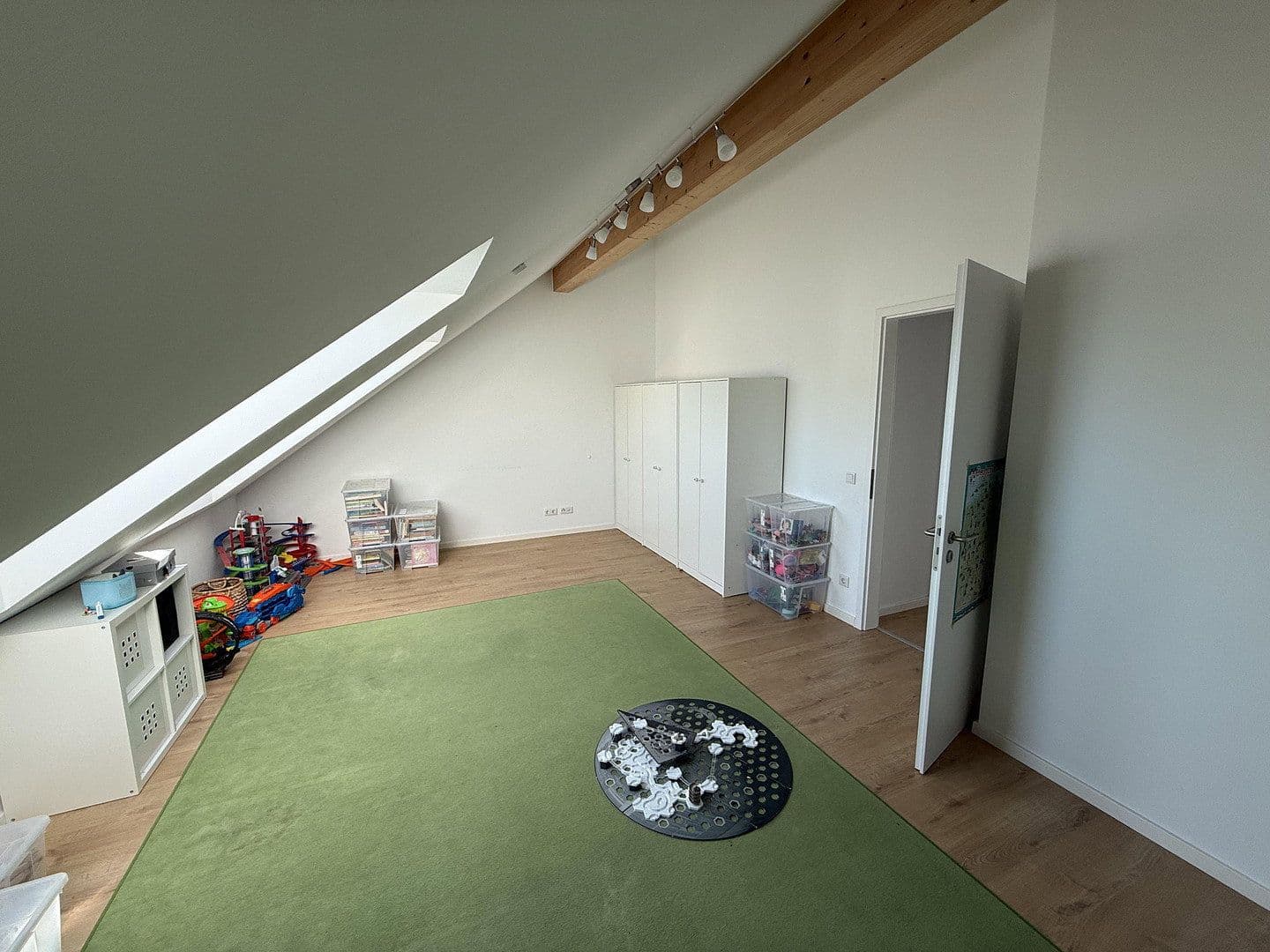 Prodej domu 141 m², pozemek 131 m², Kandisweg 9, Groß-Gerau, Hessen Prodej domu 141 m², pozemek 131 m², Kandisweg 9, Groß-Gerau, Hessen