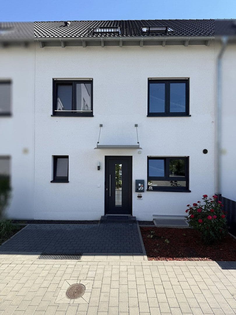 Prodej domu 141 m², pozemek 131 m², Kandisweg 9, Groß-Gerau, Hessen Prodej domu 141 m², pozemek 131 m², Kandisweg 9, Groß-Gerau, Hessen