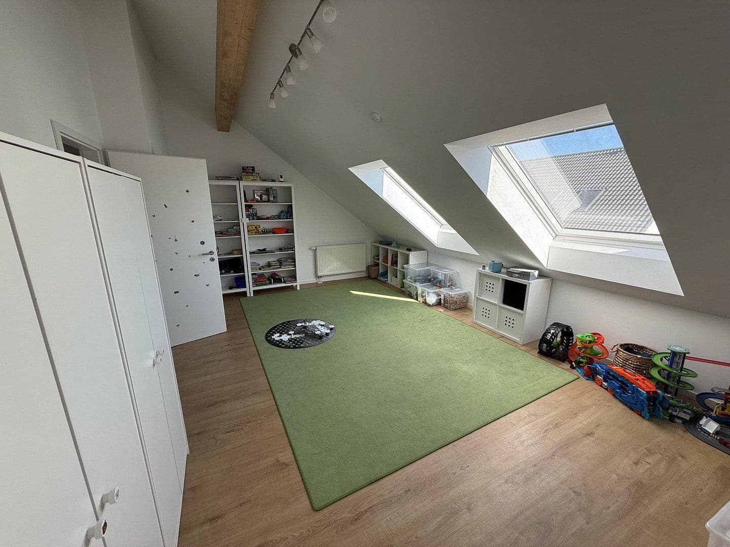Prodej domu 141 m², pozemek 131 m², Kandisweg 9, Groß-Gerau, Hessen Prodej domu 141 m², pozemek 131 m², Kandisweg 9, Groß-Gerau, Hessen