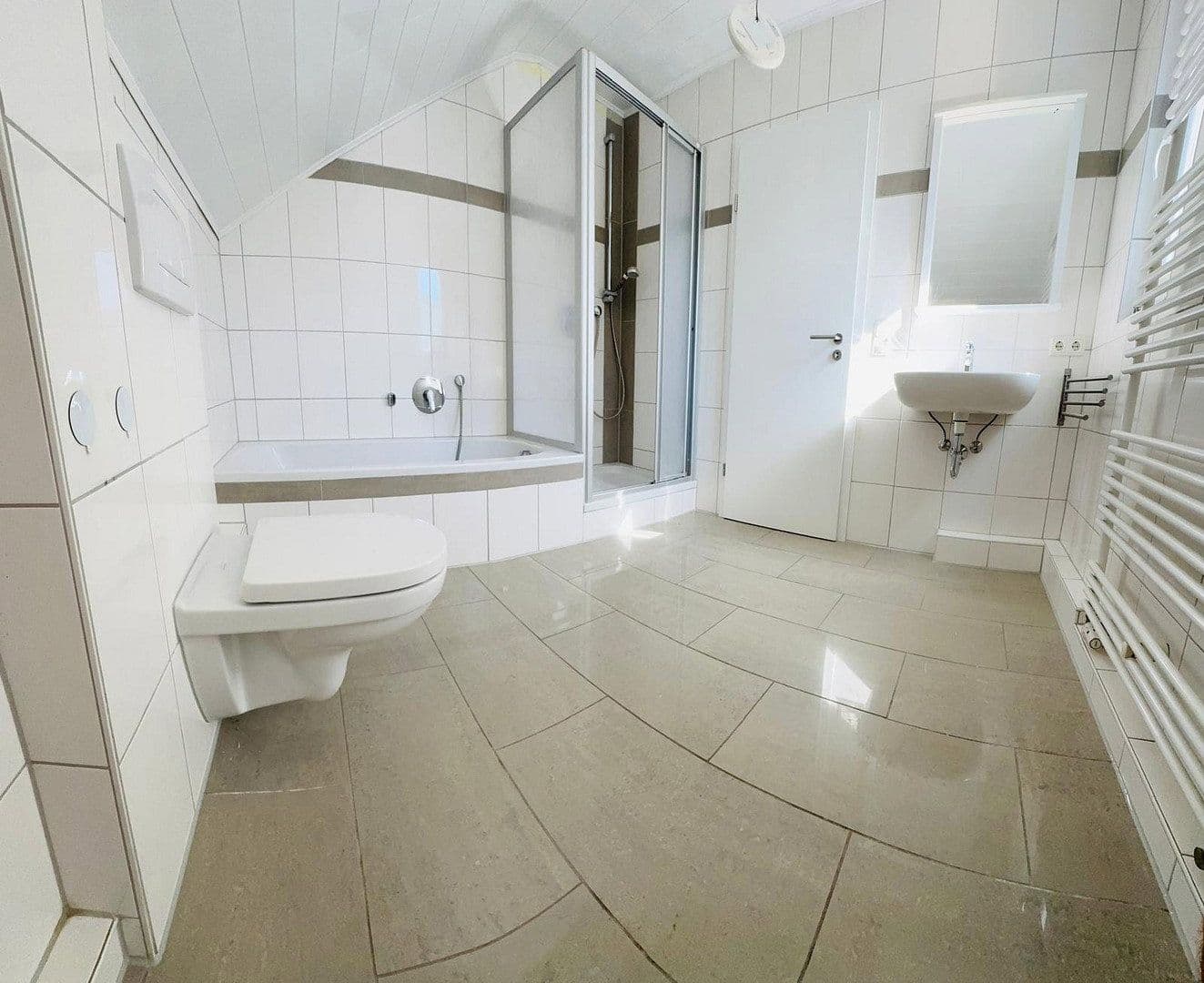 Pronájem bytu 3+1 85 m², Nibelungenstraße 160, Lautertal (Odenwald), Hessen Pronájem bytu 3+1 85 m², Nibelungenstraße 160, Lautertal (Odenwald), Hessen