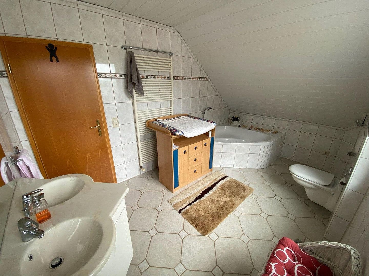 Pronájem domu 126 m², pozemek 406 m², Humperdinckweg 49, Waldbröl, Severní Porýní-Vestfálsko Pronájem domu 126 m², pozemek 406 m², Humperdinckweg 49, Waldbröl, Severní Porýní-Vestfálsko