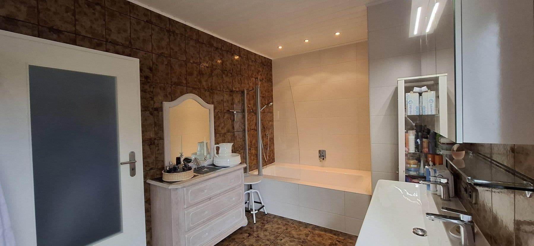 Prodej domu 340 m², pozemek 845 m², Braunfels, Hessen Prodej domu 340 m², pozemek 845 m², Braunfels, Hessen