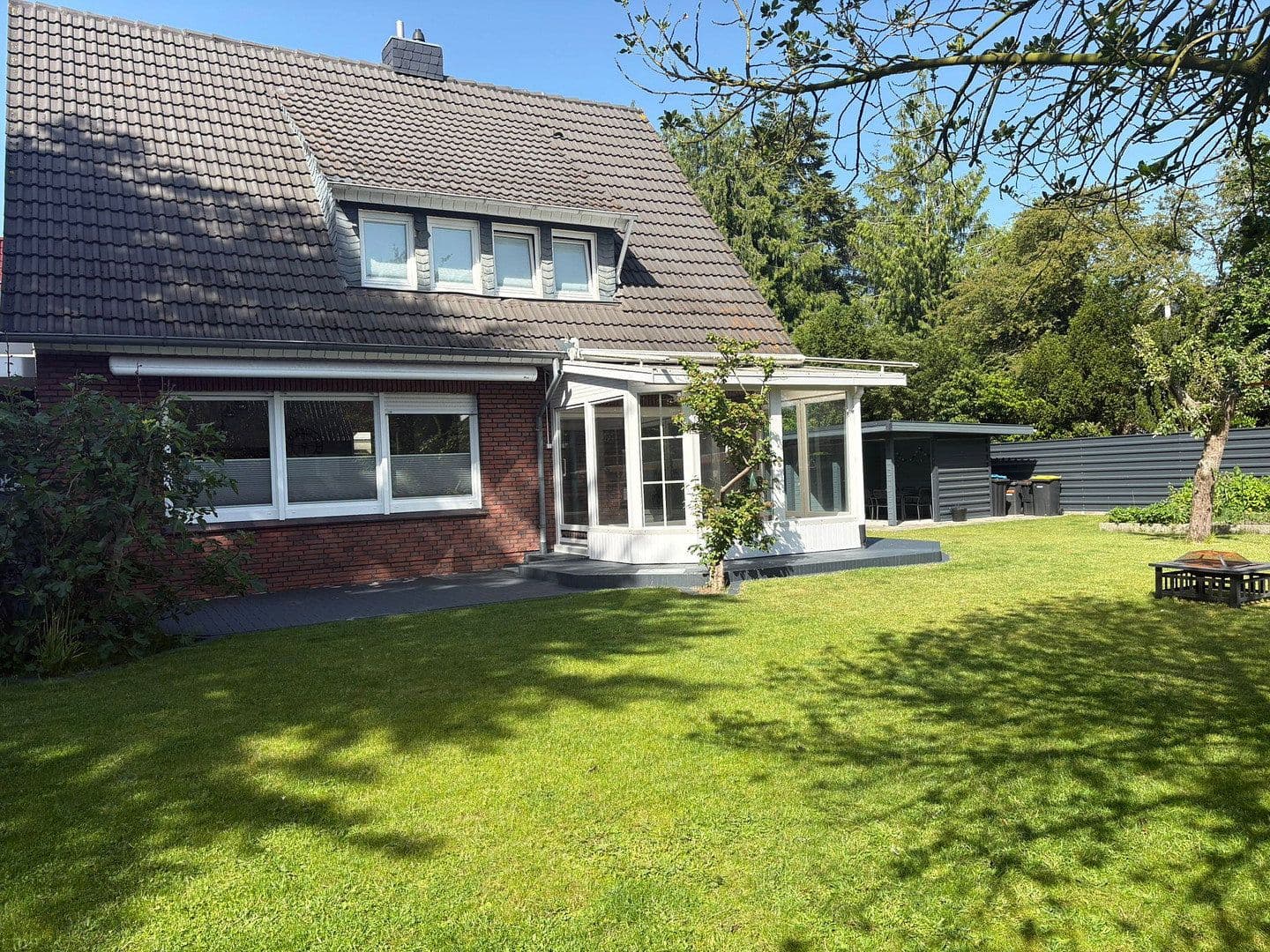 Prodej domu 120 m², pozemek 737 m², Am Kamp 25, Papenburg, Dolní Sasko Prodej domu 120 m², pozemek 737 m², Am Kamp 25, Papenburg, Dolní Sasko