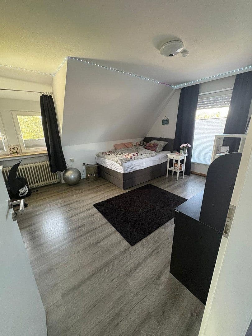 Prodej domu 120 m², pozemek 737 m², Am Kamp 25, Papenburg, Dolní Sasko Prodej domu 120 m², pozemek 737 m², Am Kamp 25, Papenburg, Dolní Sasko