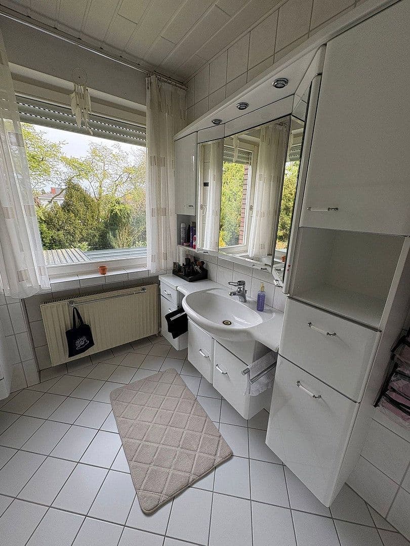 Prodej domu 120 m², pozemek 737 m², Am Kamp 25, Papenburg, Dolní Sasko Prodej domu 120 m², pozemek 737 m², Am Kamp 25, Papenburg, Dolní Sasko