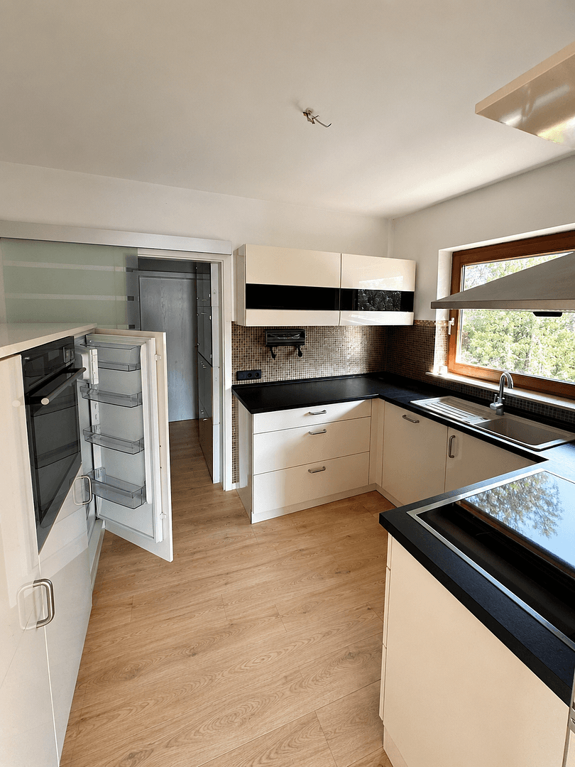 Pronájem bytu 3+1 115 m², Ingelheim am Rhein, Porýní-Falc Pronájem bytu 3+1 115 m², Ingelheim am Rhein, Porýní-Falc