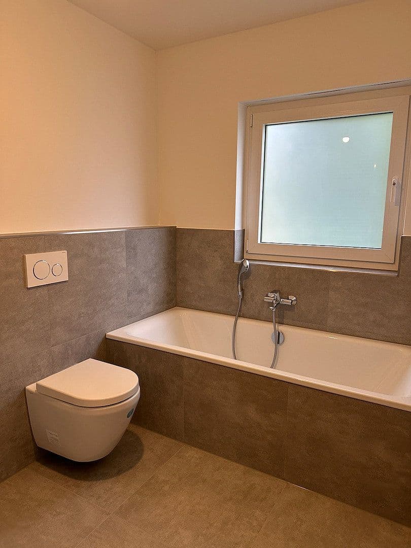 Pronájem domu 192 m², pozemek 539 m², Mühltal, Hessen Pronájem domu 192 m², pozemek 539 m², Mühltal, Hessen
