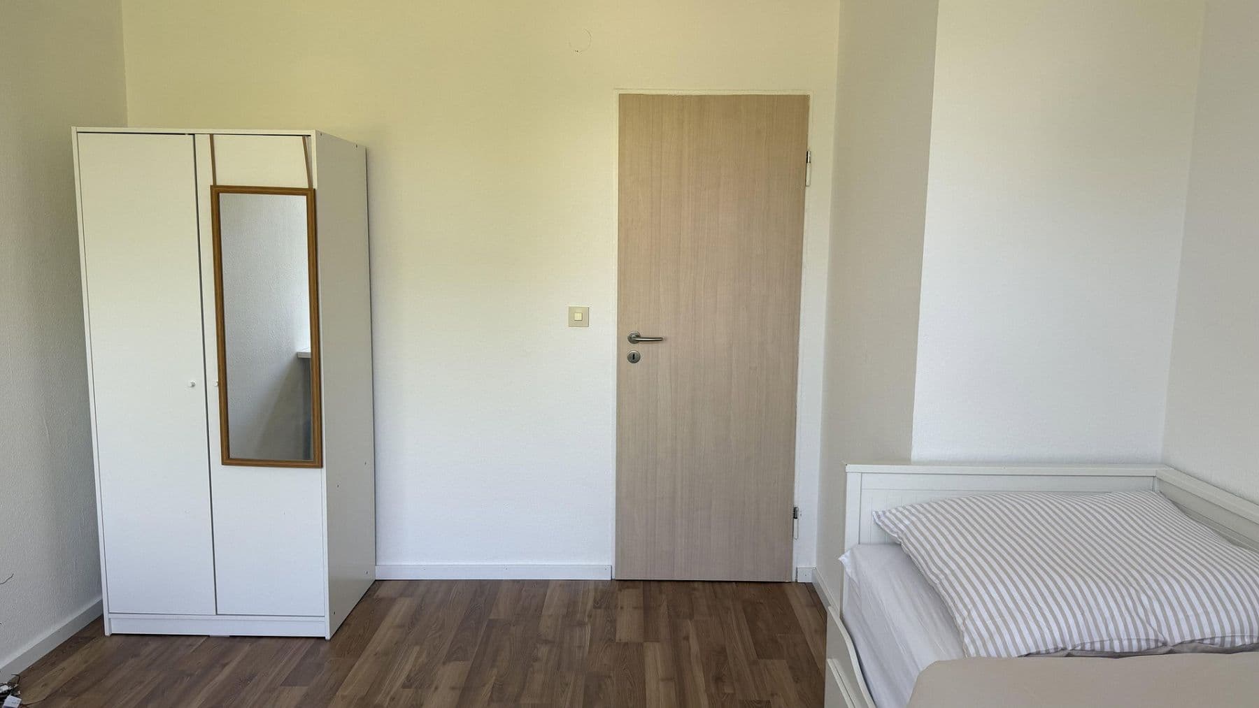 Pronájem bytu 1+1 14 m², Heddernheimer Landstraße 148A, 60439 Frankfurt, Frankfurt am Main, Hessen Pronájem bytu 1+1 14 m², Heddernheimer Landstraße 148A, 60439 Frankfurt, Frankfurt am Main, Hessen