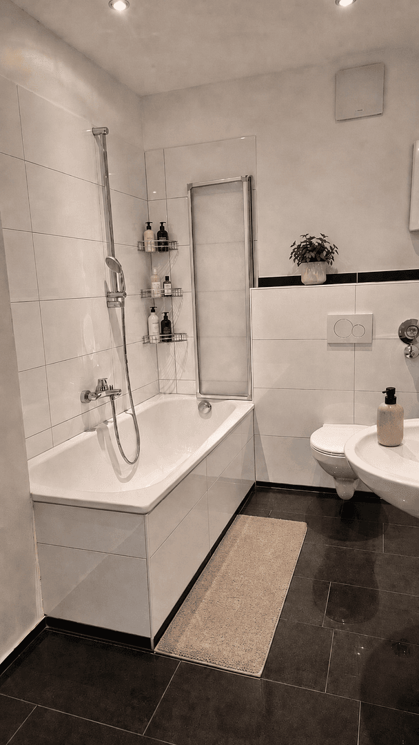 Pronájem bytu 4+1 95 m², Nassauerstraße 4, Saarbrücken, Země Sársko Pronájem bytu 4+1 95 m², Nassauerstraße 4, Saarbrücken, Země Sársko