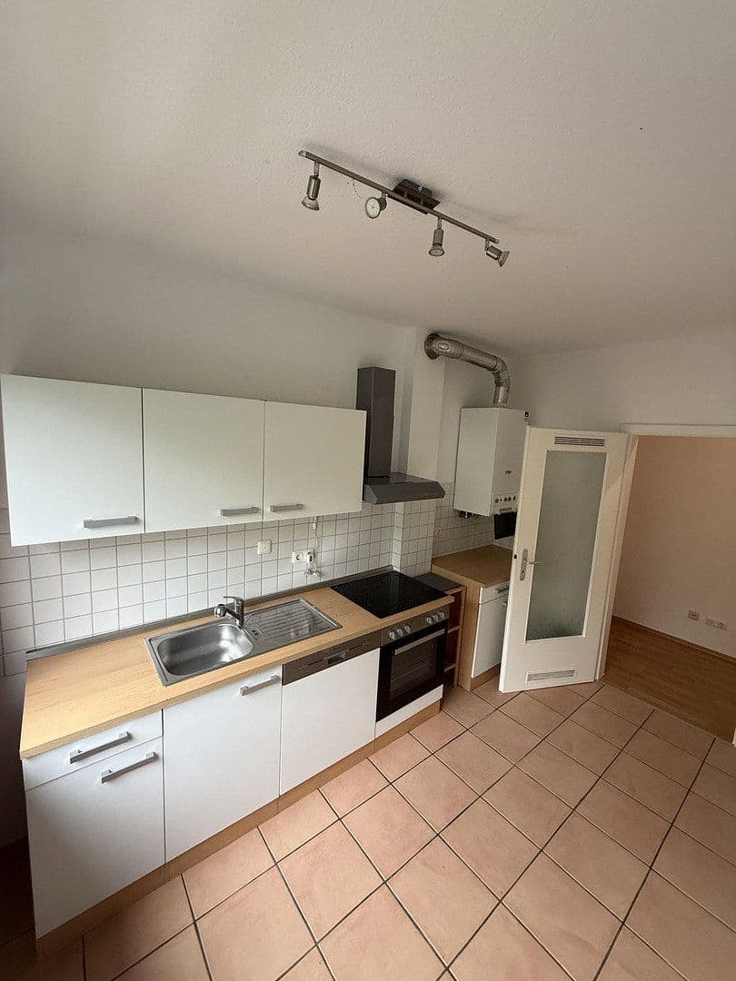 Pronájem bytu 2+1 58 m², Susannastr.19, Essen, Severní Porýní-Vestfálsko Pronájem bytu 2+1 58 m², Susannastr.19, Essen, Severní Porýní-Vestfálsko