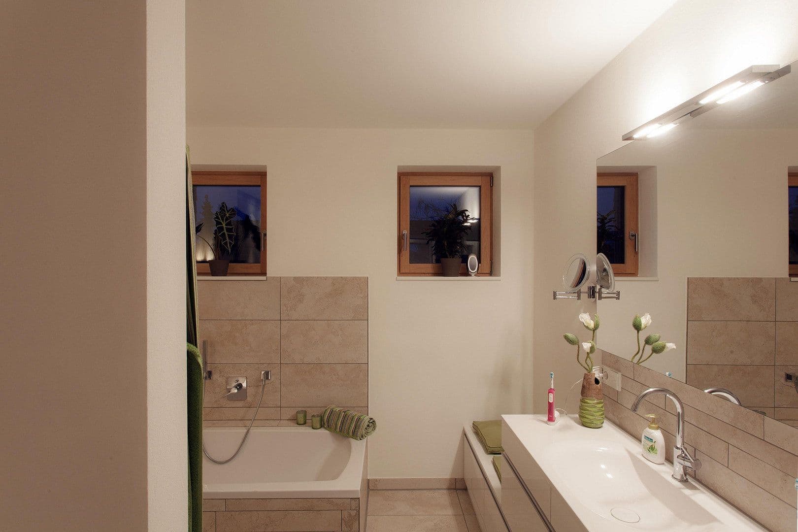 Pronájem domu 238 m², pozemek 648 m², Waghäusel, Bádensko-Württembersko Pronájem domu 238 m², pozemek 648 m², Waghäusel, Bádensko-Württembersko