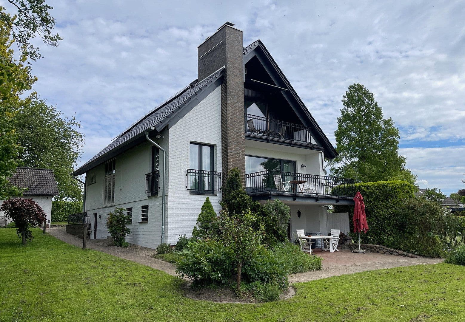 Prodej domu 179 m², pozemek 1.561 m², Hamburg, Hamburg Prodej domu 179 m², pozemek 1.561 m², Hamburg, Hamburg
