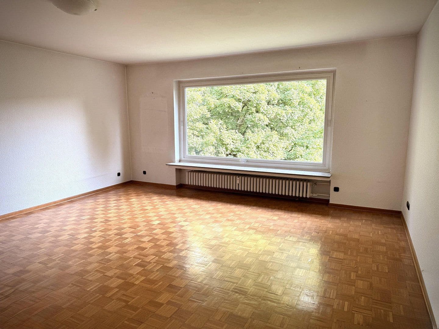 Prodej bytu 4+1 119 m², Essen, Severní Porýní-Vestfálsko Prodej bytu 4+1 119 m², Essen, Severní Porýní-Vestfálsko