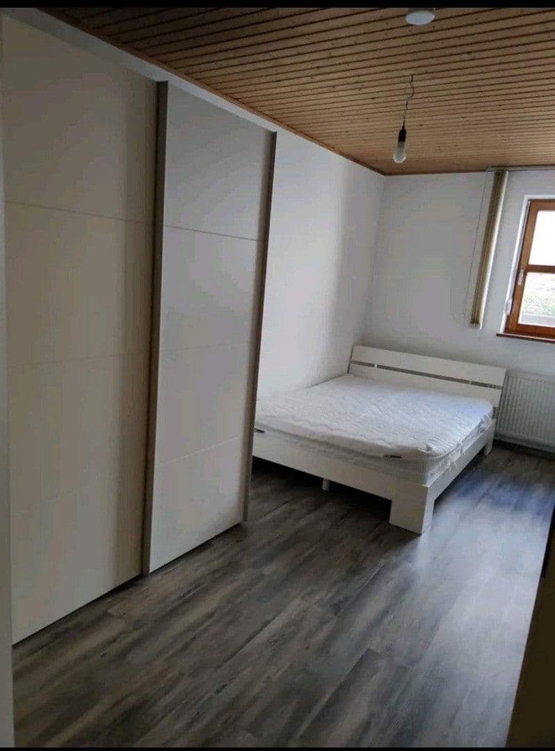 Pronájem bytu 2+1 60 m², Kirchheim am Neckar, Bádensko-Württembersko Pronájem bytu 2+1 60 m², Kirchheim am Neckar, Bádensko-Württembersko