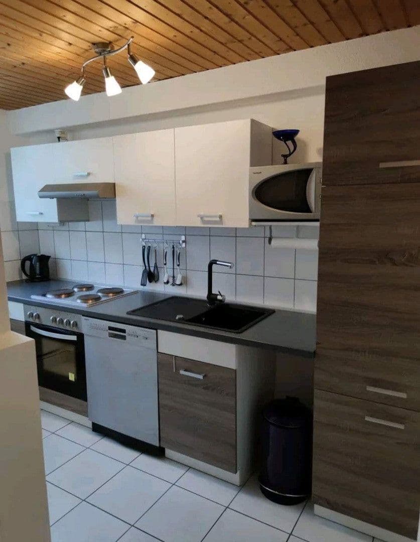 Pronájem bytu 2+1 60 m², Kirchheim am Neckar, Bádensko-Württembersko Pronájem bytu 2+1 60 m², Kirchheim am Neckar, Bádensko-Württembersko
