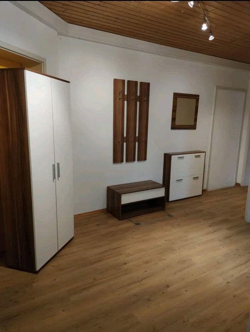 Pronájem bytu 2+1 60 m², Kirchheim am Neckar, Bádensko-Württembersko Pronájem bytu 2+1 60 m², Kirchheim am Neckar, Bádensko-Württembersko