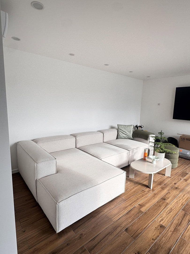 Pronájem domu 110 m², pozemek 300 m², Eibenweg 5, Köln, Severní Porýní-Vestfálsko Pronájem domu 110 m², pozemek 300 m², Eibenweg 5, Köln, Severní Porýní-Vestfálsko