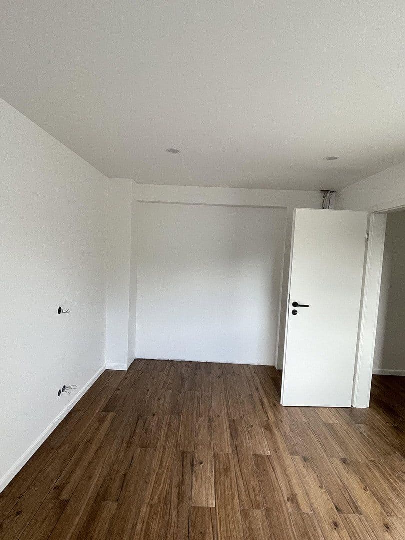Pronájem domu 110 m², pozemek 300 m², Eibenweg 5, Köln, Severní Porýní-Vestfálsko Pronájem domu 110 m², pozemek 300 m², Eibenweg 5, Köln, Severní Porýní-Vestfálsko