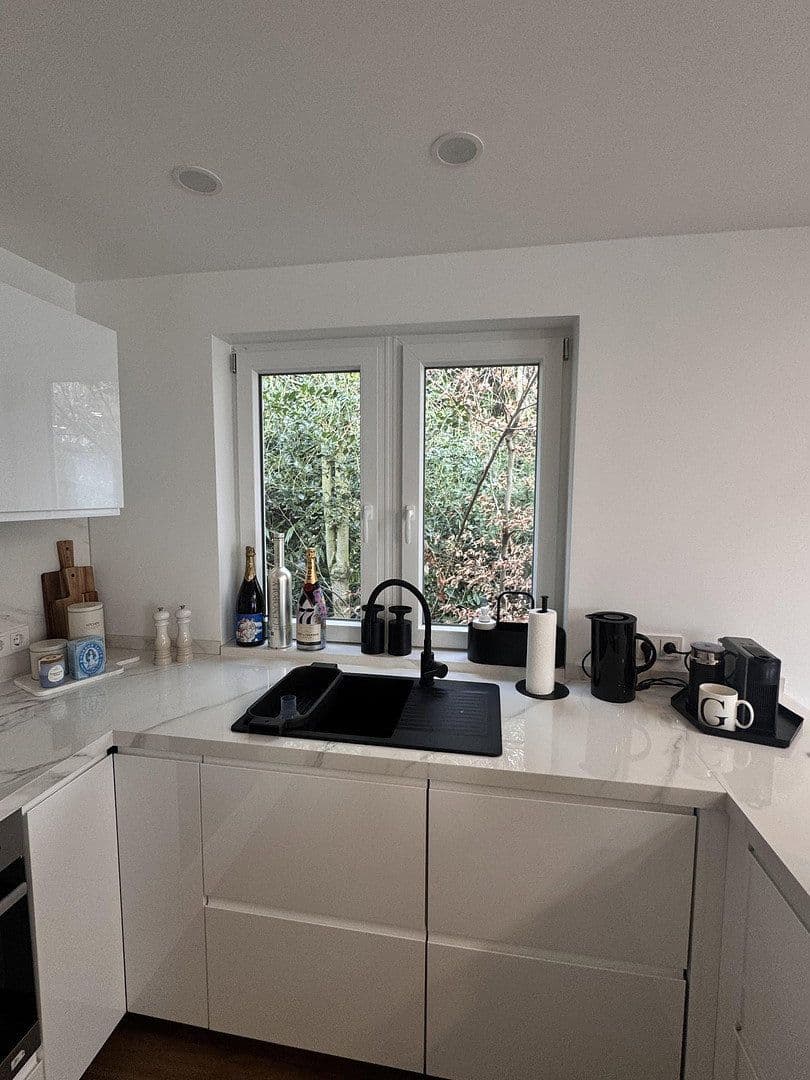Pronájem domu 110 m², pozemek 300 m², Eibenweg 5, Köln, Severní Porýní-Vestfálsko Pronájem domu 110 m², pozemek 300 m², Eibenweg 5, Köln, Severní Porýní-Vestfálsko