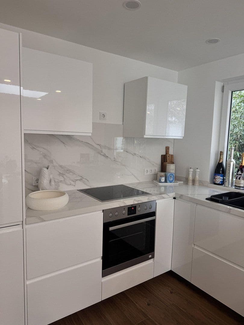 Pronájem domu 110 m², pozemek 300 m², Eibenweg 5, Köln, Severní Porýní-Vestfálsko Pronájem domu 110 m², pozemek 300 m², Eibenweg 5, Köln, Severní Porýní-Vestfálsko