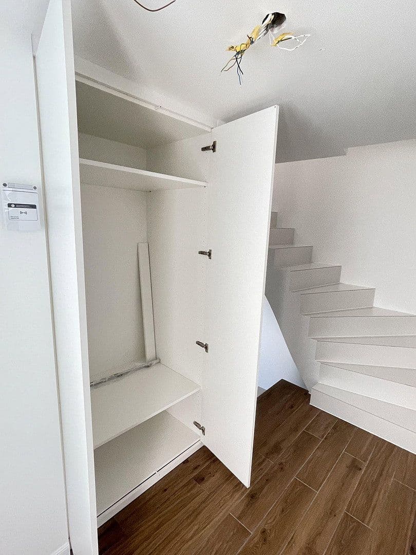 Pronájem domu 110 m², pozemek 300 m², Eibenweg 5, Köln, Severní Porýní-Vestfálsko Pronájem domu 110 m², pozemek 300 m², Eibenweg 5, Köln, Severní Porýní-Vestfálsko