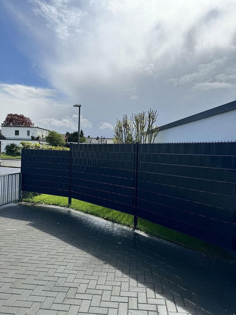 Pronájem domu 110 m², pozemek 300 m², Eibenweg 5, Köln, Severní Porýní-Vestfálsko Pronájem domu 110 m², pozemek 300 m², Eibenweg 5, Köln, Severní Porýní-Vestfálsko
