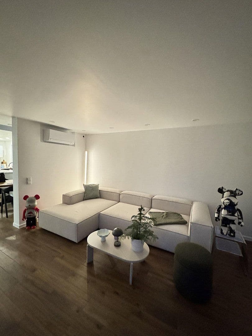 Pronájem domu 110 m², pozemek 300 m², Eibenweg 5, Köln, Severní Porýní-Vestfálsko Pronájem domu 110 m², pozemek 300 m², Eibenweg 5, Köln, Severní Porýní-Vestfálsko
