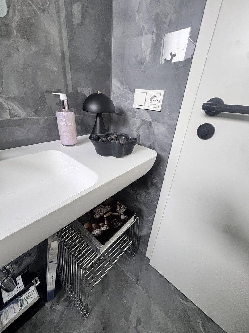 Pronájem domu 110 m², pozemek 300 m², Eibenweg 5, Köln, Severní Porýní-Vestfálsko Pronájem domu 110 m², pozemek 300 m², Eibenweg 5, Köln, Severní Porýní-Vestfálsko
