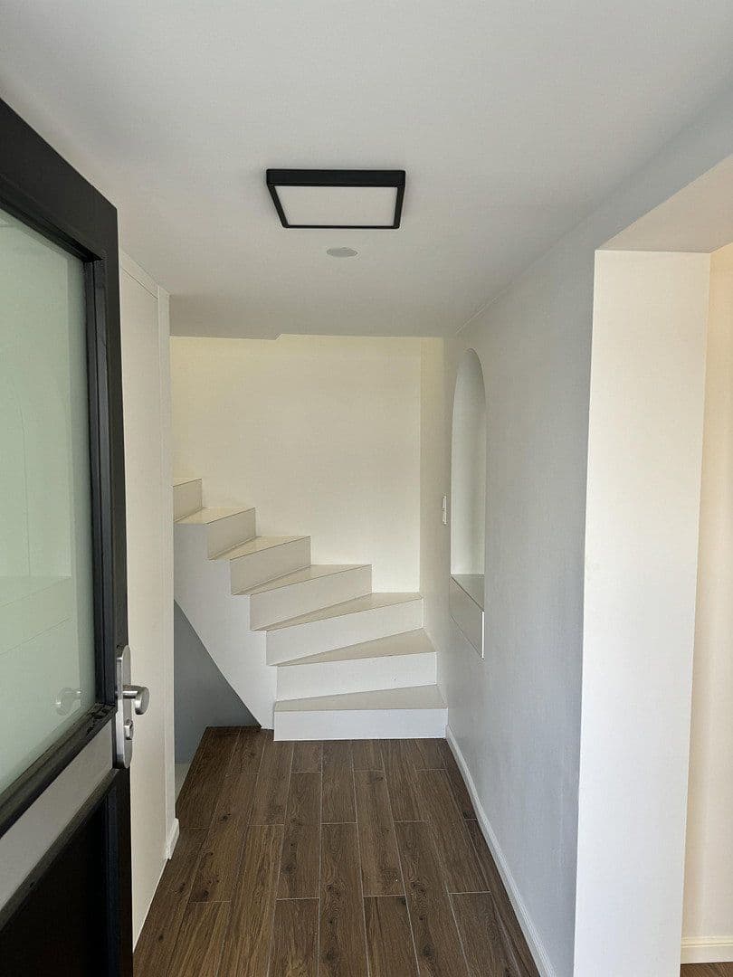 Pronájem domu 110 m², pozemek 300 m², Eibenweg 5, Köln, Severní Porýní-Vestfálsko Pronájem domu 110 m², pozemek 300 m², Eibenweg 5, Köln, Severní Porýní-Vestfálsko