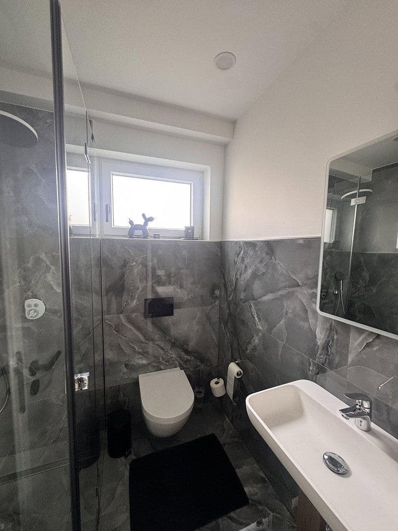 Pronájem domu 110 m², pozemek 300 m², Eibenweg 5, Köln, Severní Porýní-Vestfálsko Pronájem domu 110 m², pozemek 300 m², Eibenweg 5, Köln, Severní Porýní-Vestfálsko