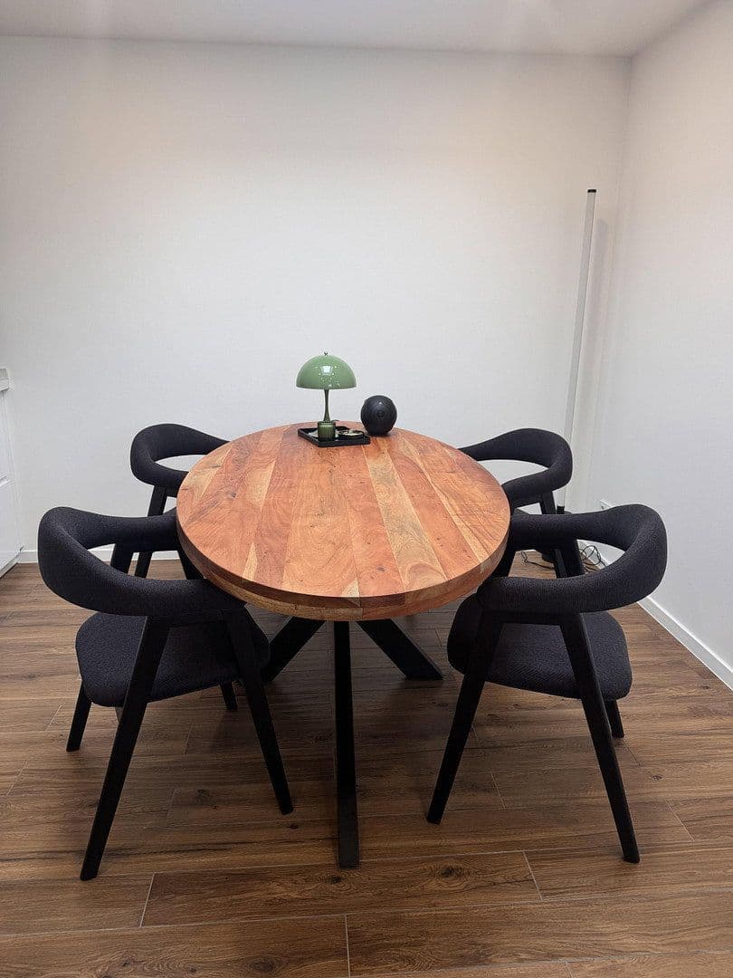 Pronájem domu 110 m², pozemek 300 m², Eibenweg 5, Köln, Severní Porýní-Vestfálsko Pronájem domu 110 m², pozemek 300 m², Eibenweg 5, Köln, Severní Porýní-Vestfálsko