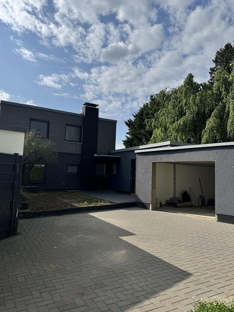 Pronájem domu 110 m², pozemek 300 m², Eibenweg 5, Köln, Severní Porýní-Vestfálsko Pronájem domu 110 m², pozemek 300 m², Eibenweg 5, Köln, Severní Porýní-Vestfálsko