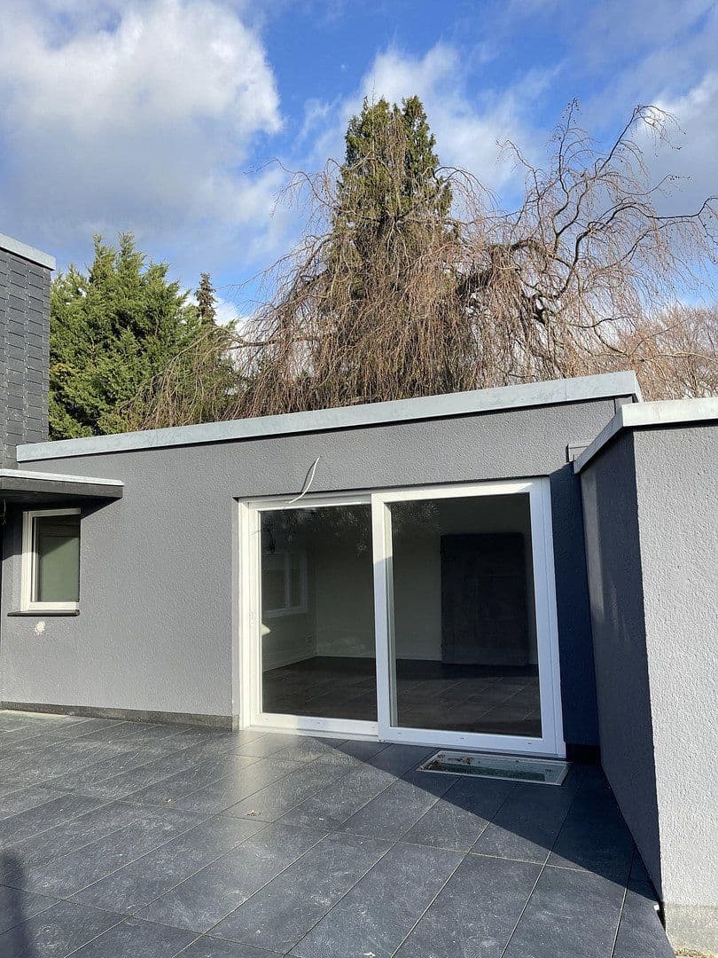 Pronájem domu 110 m², pozemek 300 m², Eibenweg 5, Köln, Severní Porýní-Vestfálsko Pronájem domu 110 m², pozemek 300 m², Eibenweg 5, Köln, Severní Porýní-Vestfálsko