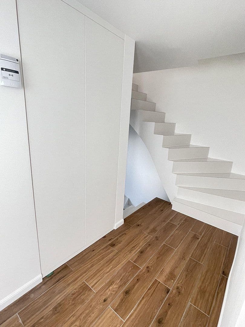 Pronájem domu 110 m², pozemek 300 m², Eibenweg 5, Köln, Severní Porýní-Vestfálsko Pronájem domu 110 m², pozemek 300 m², Eibenweg 5, Köln, Severní Porýní-Vestfálsko