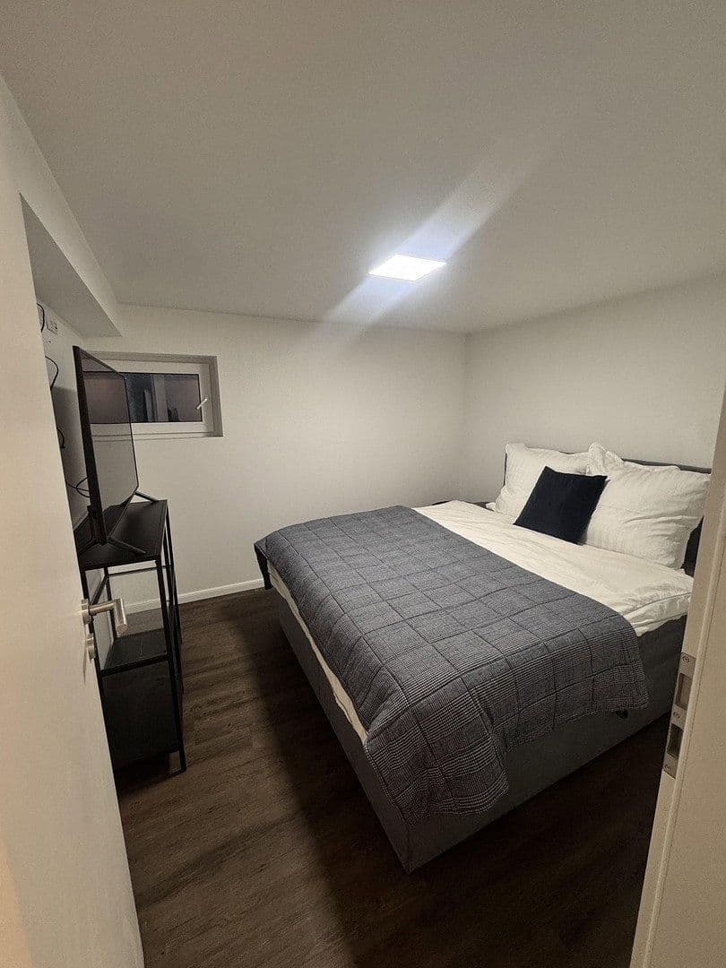 Pronájem domu 110 m², pozemek 300 m², Eibenweg 5, Köln, Severní Porýní-Vestfálsko Pronájem domu 110 m², pozemek 300 m², Eibenweg 5, Köln, Severní Porýní-Vestfálsko