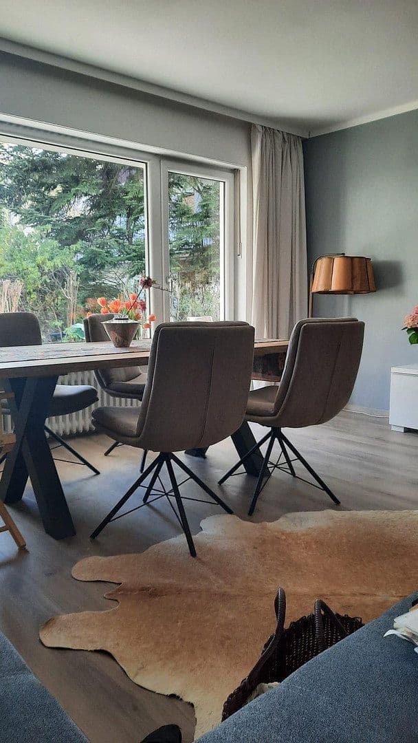 Pronájem bytu 2+1 75 m², Franz-Reber-Weg 6, München, Bavorsko Pronájem bytu 2+1 75 m², Franz-Reber-Weg 6, München, Bavorsko