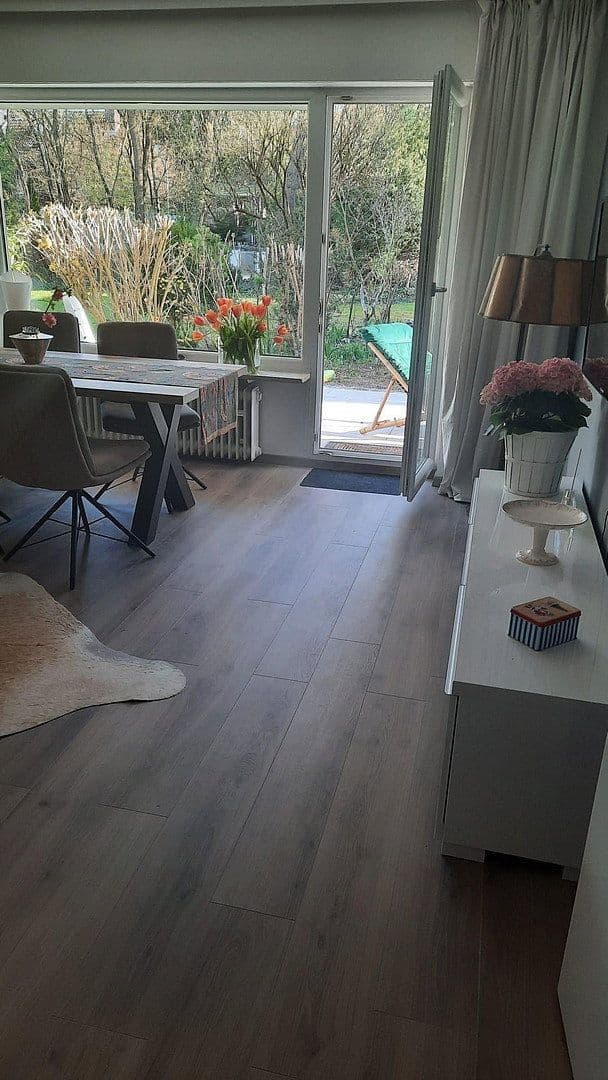 Pronájem bytu 2+1 75 m², Franz-Reber-Weg 6, München, Bavorsko Pronájem bytu 2+1 75 m², Franz-Reber-Weg 6, München, Bavorsko