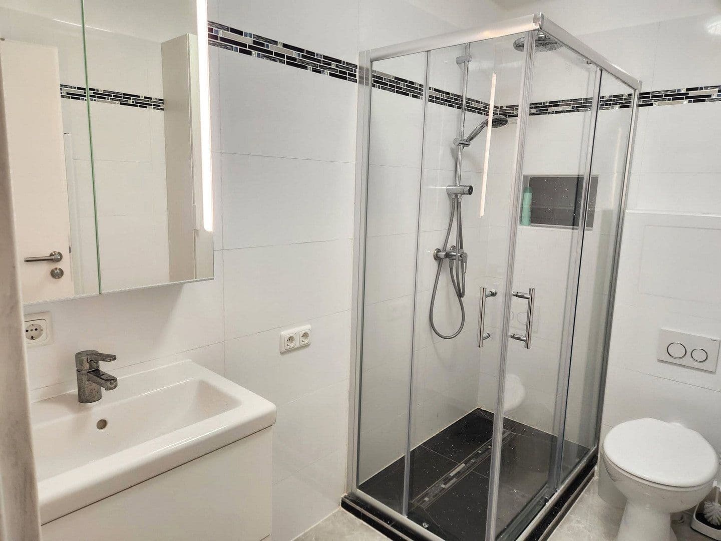 Pronájem bytu 2+1 75 m², Franz-Reber-Weg 6, München, Bavorsko Pronájem bytu 2+1 75 m², Franz-Reber-Weg 6, München, Bavorsko