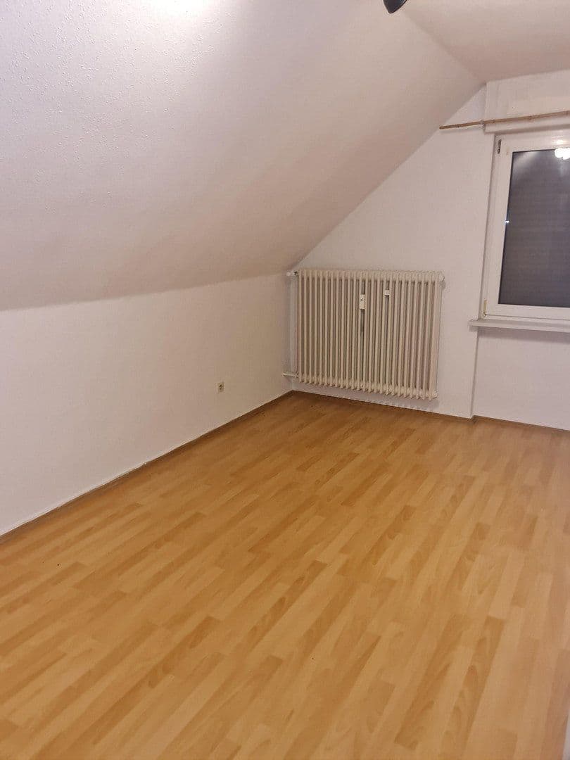 Pronájem bytu 2+1 45 m², Höchster Straße 16, Liederbach am Taunus, Hessen Pronájem bytu 2+1 45 m², Höchster Straße 16, Liederbach am Taunus, Hessen