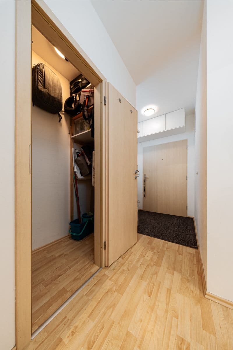 Pronájem bytu 2+kk 50 m², U Hostavického potoka, Praha, Praha Pronájem bytu 2+kk 50 m², U Hostavického potoka, Praha, Praha