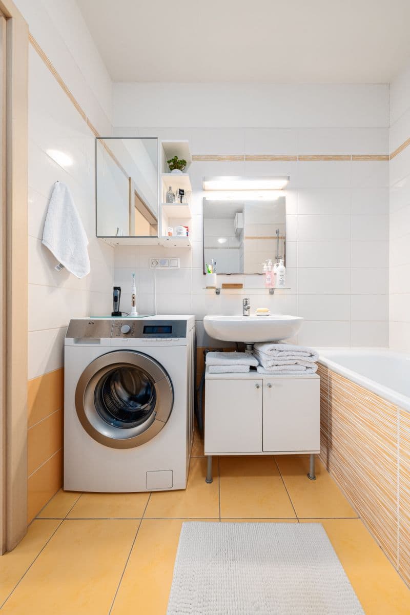 Pronájem bytu 2+kk 50 m², U Hostavického potoka, Praha, Praha Pronájem bytu 2+kk 50 m², U Hostavického potoka, Praha, Praha