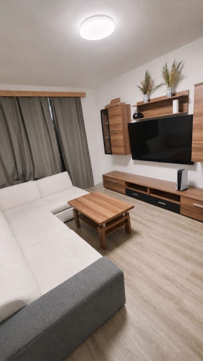 Pronájem bytu 2+1 46 m², Brožíkova, Stříbro, Plzeňský kraj Pronájem bytu 2+1 46 m², Brožíkova, Stříbro, Plzeňský kraj
