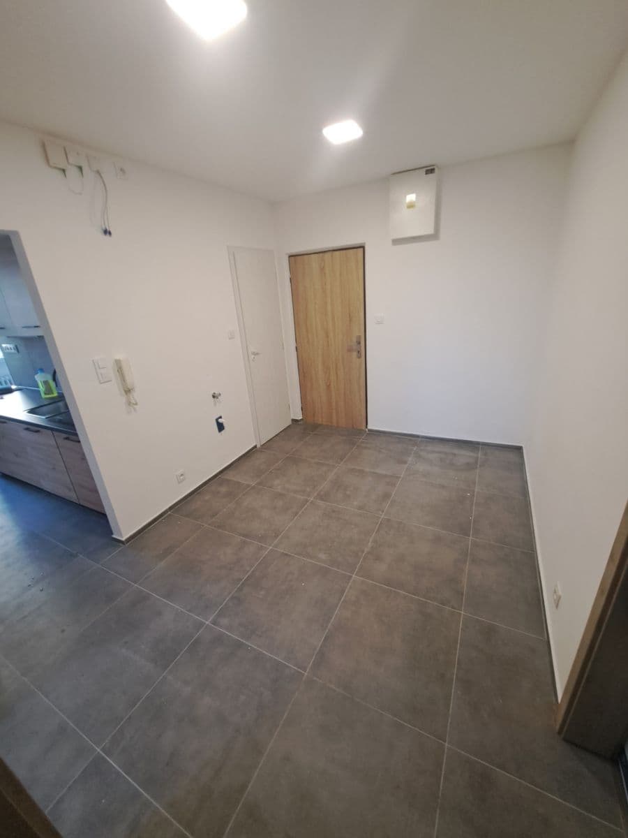 Pronájem bytu 4+1 84 m², Husova, Dobřany, Plzeňský kraj Pronájem bytu 4+1 84 m², Husova, Dobřany, Plzeňský kraj