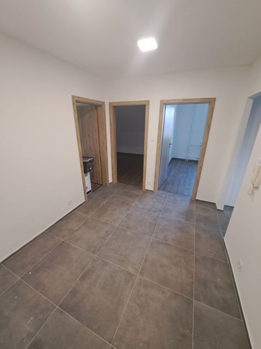 Pronájem bytu 4+1 84 m², Husova, Dobřany, Plzeňský kraj Pronájem bytu 4+1 84 m², Husova, Dobřany, Plzeňský kraj