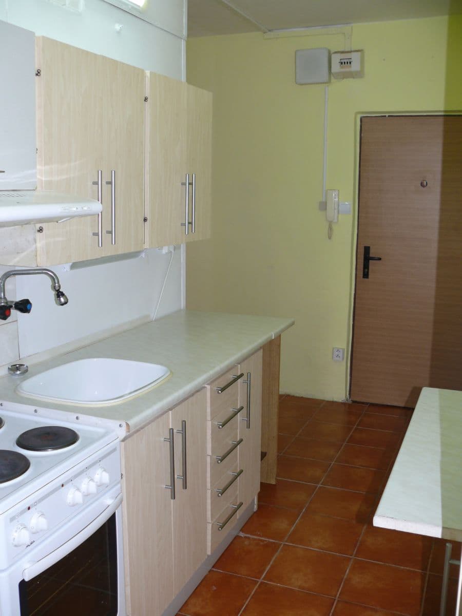 Pronájem bytu 1+1 32 m², Školní, Otrokovice, Zlínský kraj Pronájem bytu 1+1 32 m², Školní, Otrokovice, Zlínský kraj