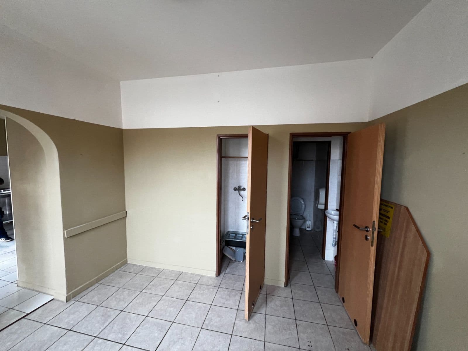 Pronájem nebytového prostoru 40 m², Bratří Čapků, Nejdek, Karlovarský kraj Pronájem nebytového prostoru 40 m², Bratří Čapků, Nejdek, Karlovarský kraj