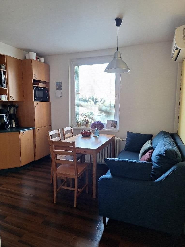 Pronájem bytu 2+1 60 m², Horolezecká, Praha, Praha Pronájem bytu 2+1 60 m², Horolezecká, Praha, Praha